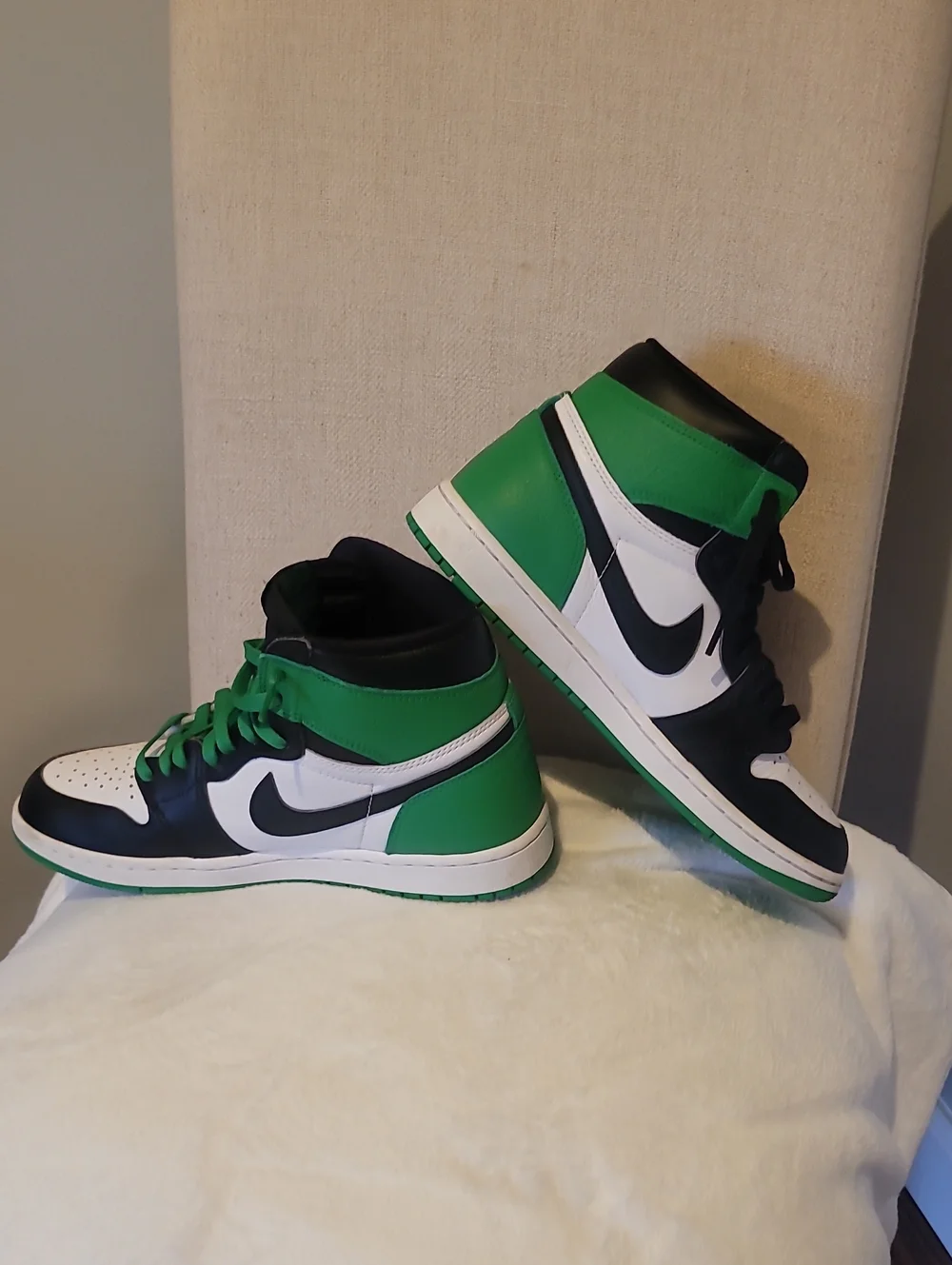Nike High-Top Jordan Lucky 1 Sneakers in Black, White & Green